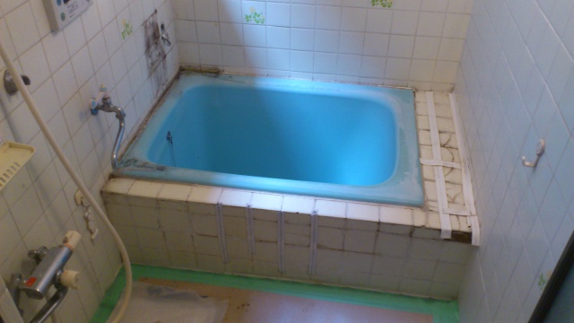 タイル風呂 在来浴室 浴槽入替えの施工例 相模原市南区のリフォーム専門店 小嶋ライフ