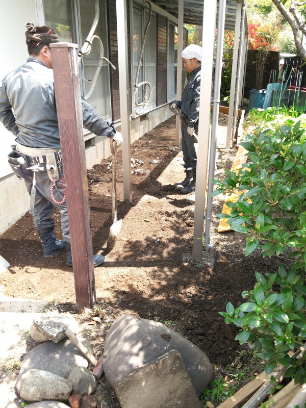 土間打ち下地ならし中３