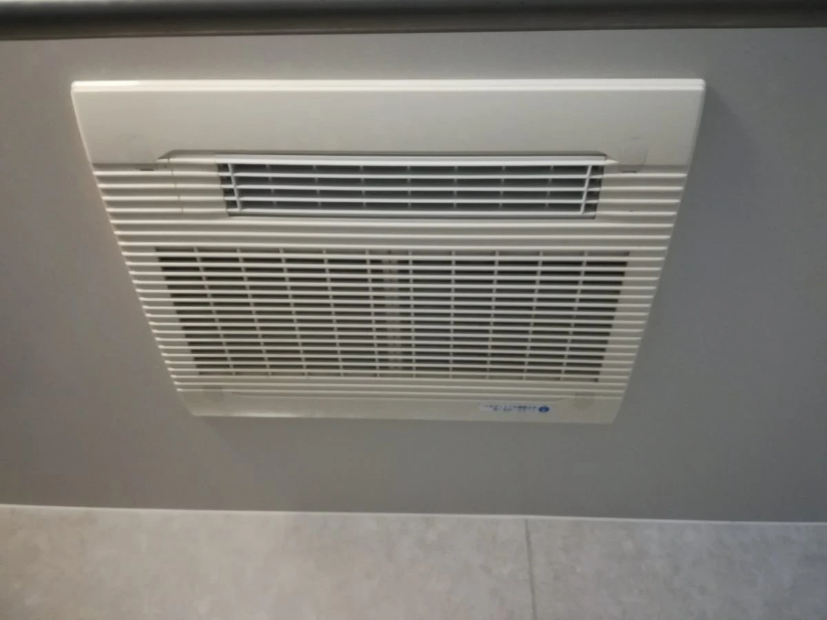 MAXの3室用浴室換気乾燥暖房機「BS-133HM」へ交換の施工例 MAXの3室用浴室換気乾燥暖房機「BS-133HM」へ交換の施工例
