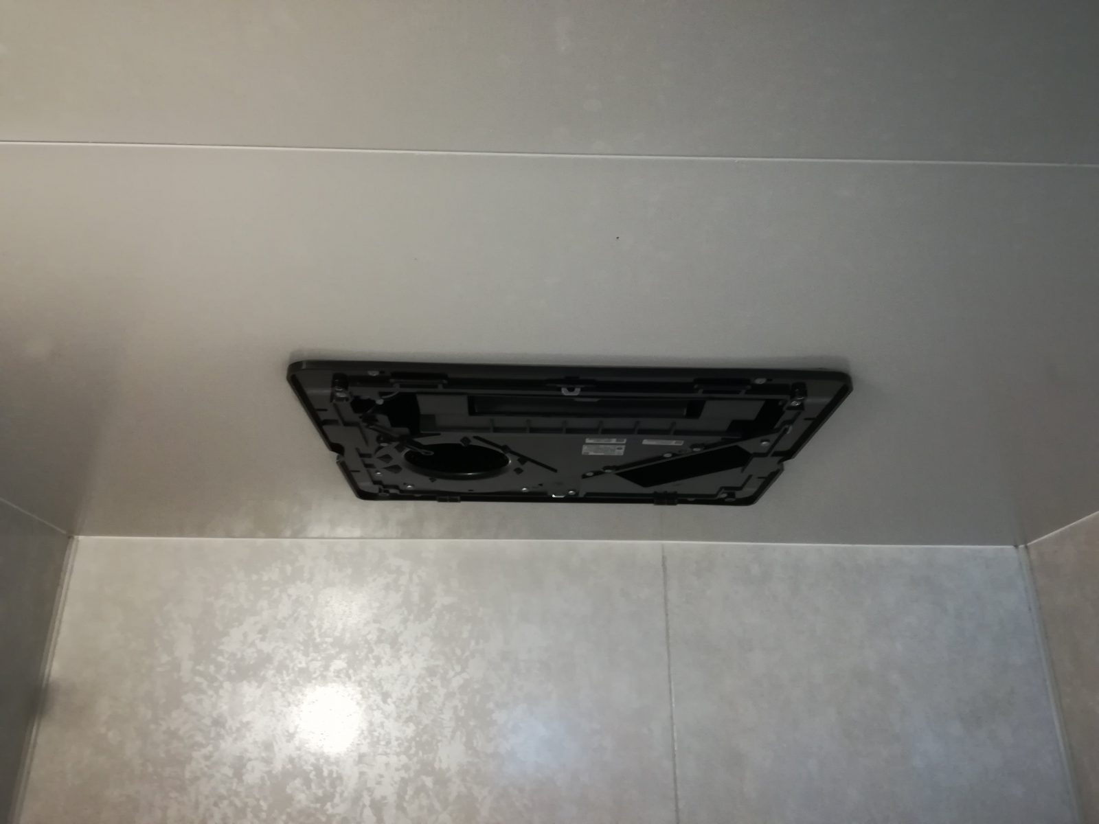 MAXの3室用浴室換気乾燥暖房機「BS-133HM」へ交換の施工例 MAXの3室用浴室換気乾燥暖房機「BS-133HM」へ交換の施工例