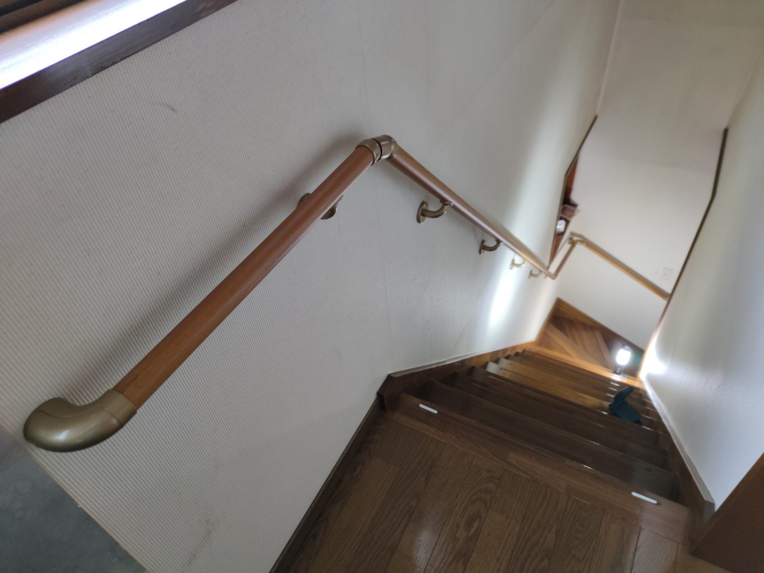 緑区原宿南のお客さま宅で階段手すりを設置してきました