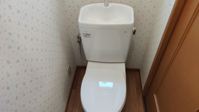座間市新田宿のお客さま宅でトイレ2箇所改修（TOTOピュアレストQR）してきました！