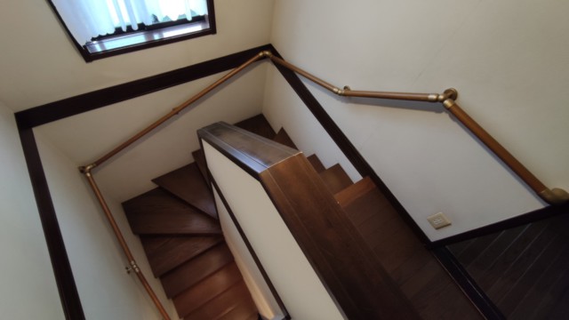 南区上鶴間本町のお客さま宅で階段手すりを設置してきました！