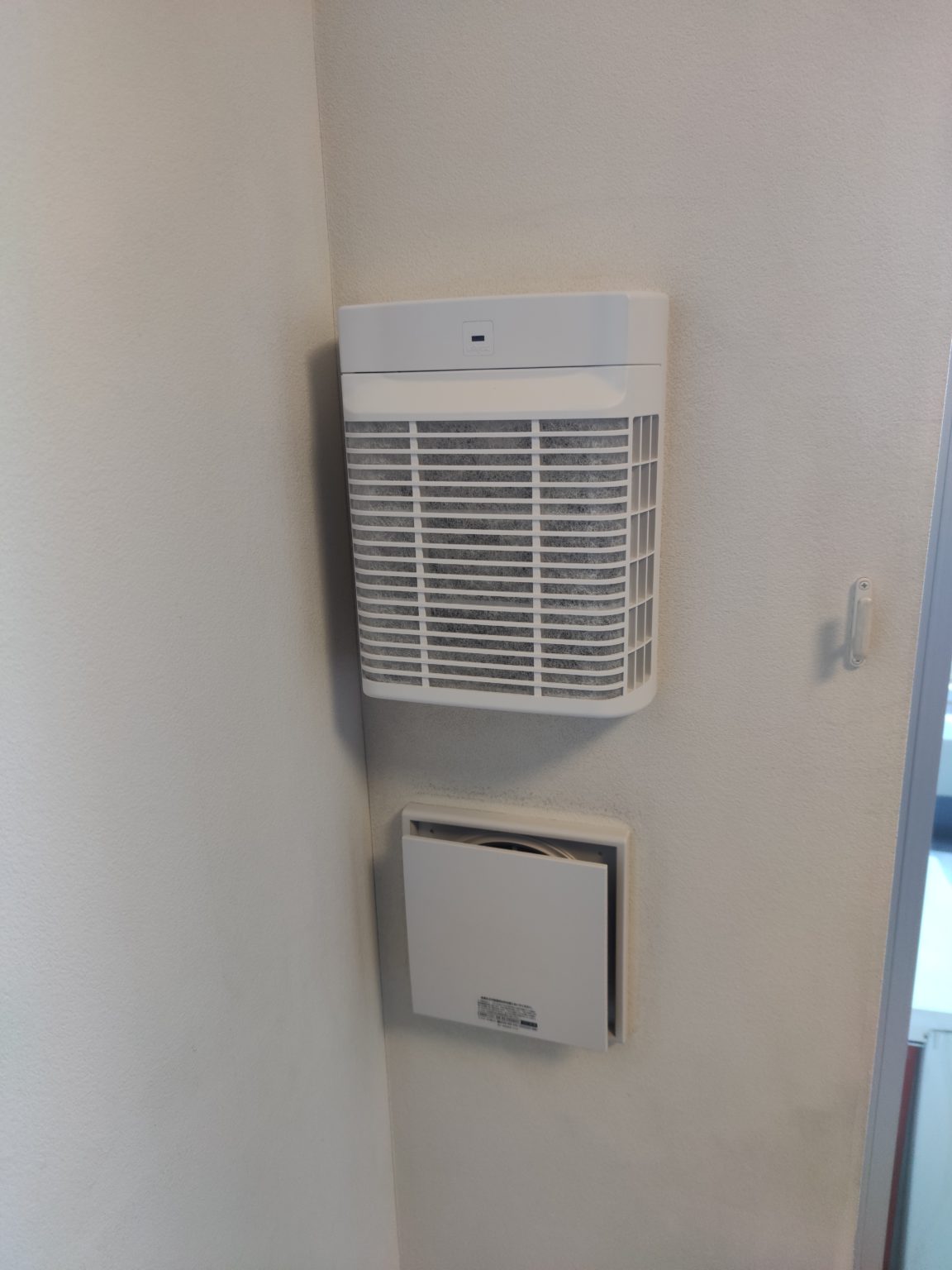 給気電動シャッター 不織布フィルター付 ユニックス 通気口