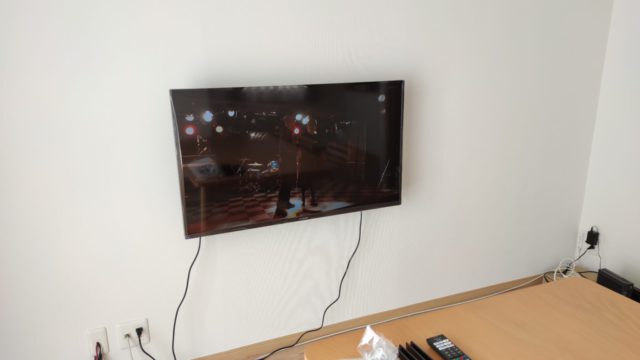 液晶テレビ壁掛後