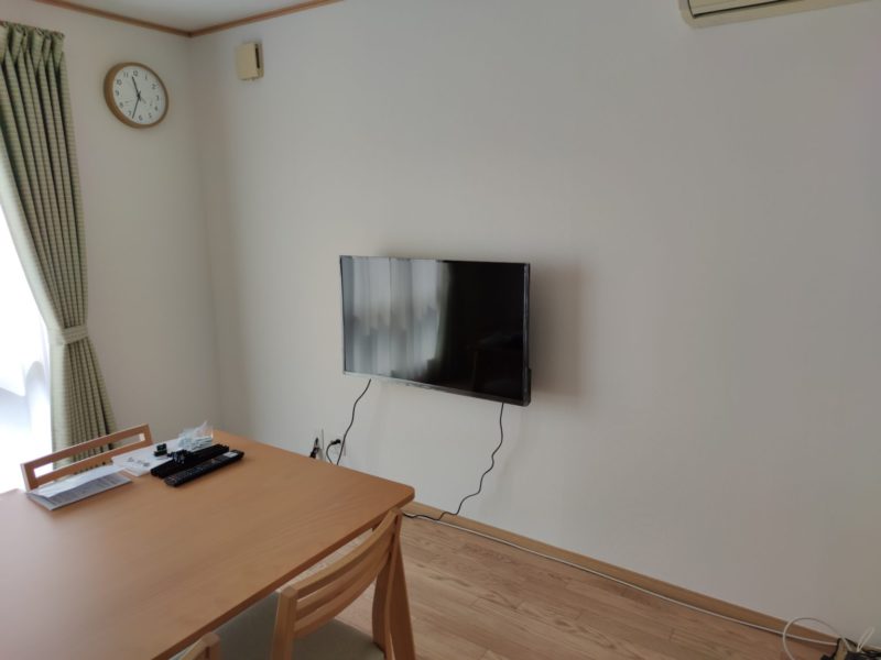 液晶テレビ壁掛後