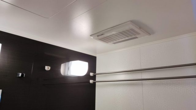 中央区鹿沼台の分譲マンションで3室用浴室換気乾燥暖房機（バス乾）を交換してきました