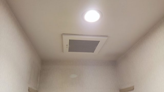 トイレ換気扇2室用交換【三菱 VD-15ZFC12】の施工例／相模原市南区上鶴間本町