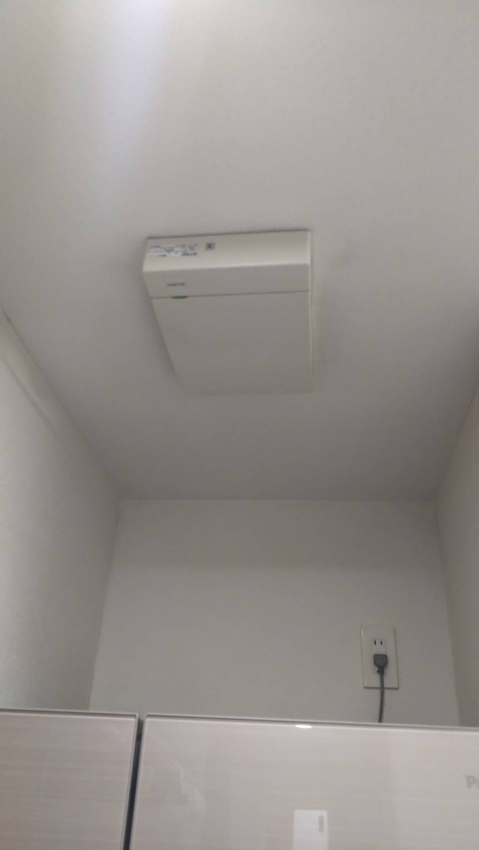 P-18QDLF6-BL 、P-18QDLF6 電動給気シャッター 2個セット Amazon | 三菱電機 (MITSUBISHI) レンジフードファン (給気関連