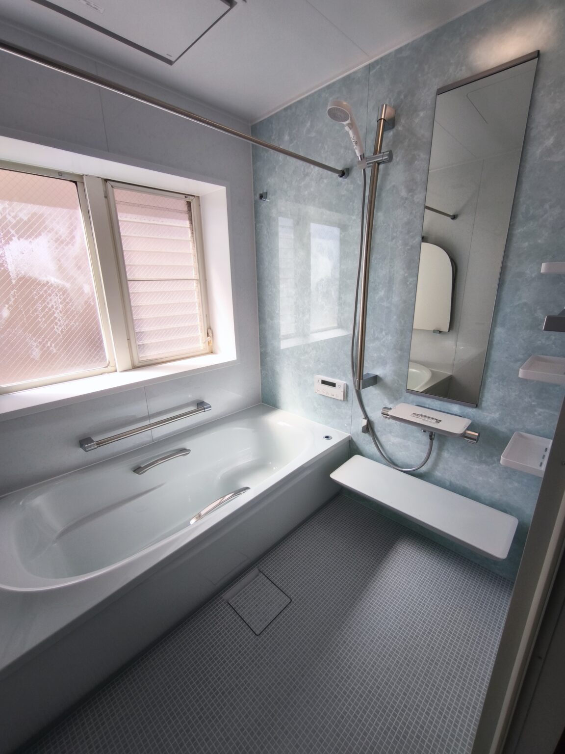 八王子市椚田町 築23年戸建て／壁パネルに錆が出たユニットバスをTOTO