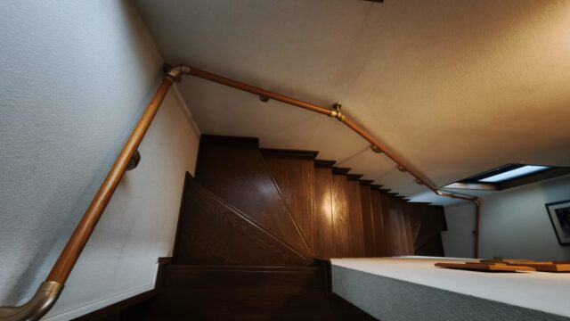 相模原市南区相模台 築30年戸建て／1階から2階＆2階から3階の階段手すり新設の施工例